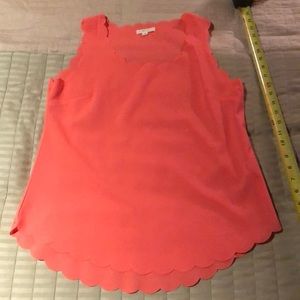 Scalloped Peach Top